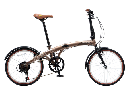 乗るときも、折りたたむときも快適に。手軽にクルマに載せやすい20