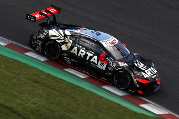 ARTA MUGEN NSX-GT(#16) and UPGARAGE NSX GT3 W | Honda.Racing