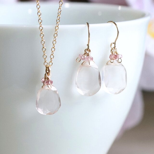 桜の花びら ピアス／イヤリング＆ネックレス セット｜ 天然石 ローズ