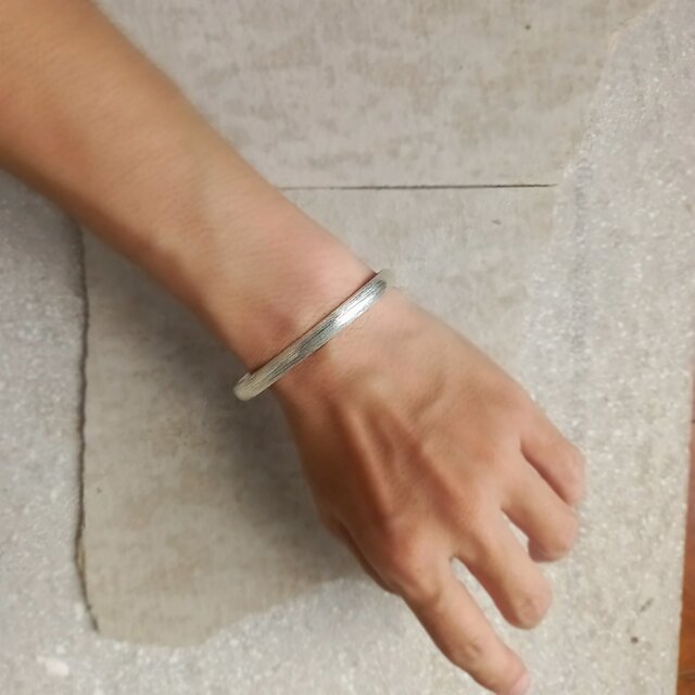 カレンシルバーバングル 6mm / ブレスレット | iichi 日々の暮らしを