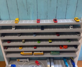 最新版自作7段トミカプラレール収納棚ヘリポート付き | iichi 日々の