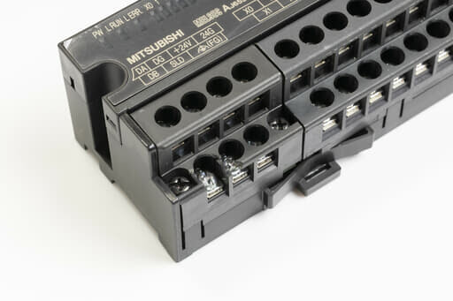 三菱 リモートI/Oユニット AJ65SBTB1-32D (10年製) | 保守部品.com