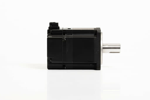 安川電機 ACサーボモータ SGMJV-02ADA61 (シャフトにキズあり) | 保守