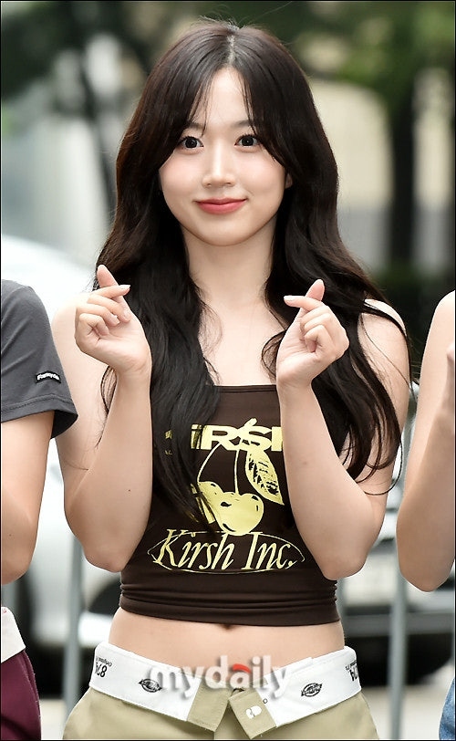 NMIXX ヘウォンの生配信をレーザー光で妨害…悪質行為にファンも怒り