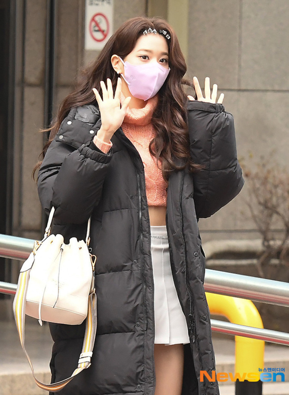 PHOTO】IVE ウォニョン＆ユジン「2021 KBS歌謡祭」の事前収録に参加