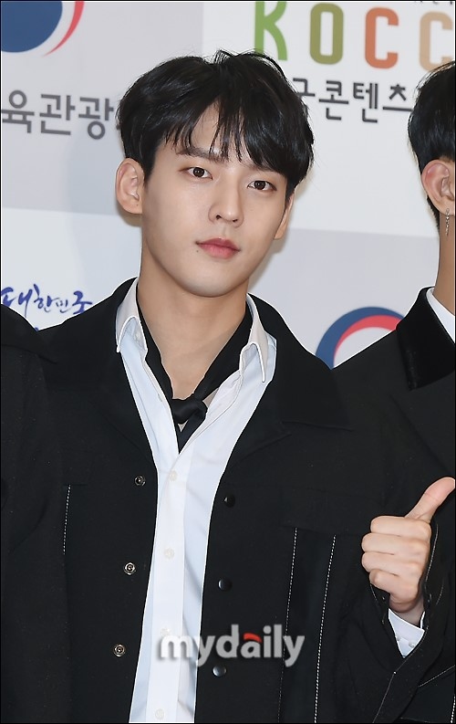 BTOB ミンヒョク側、父親の債務論争めぐりコメント「息子として代わり