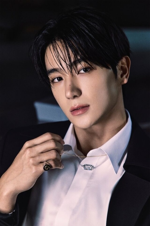 THE BOYZ ヒョンジェ、足首の靭帯断裂…本日の「ミュージックバンク」は