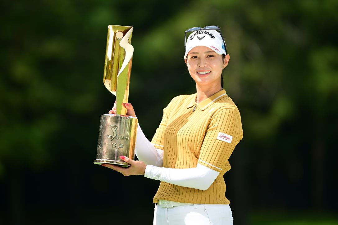 柏原明日架、6年ぶりのツアー3勝目を飾る ｜JLPGA｜日本女子プロゴルフ協会