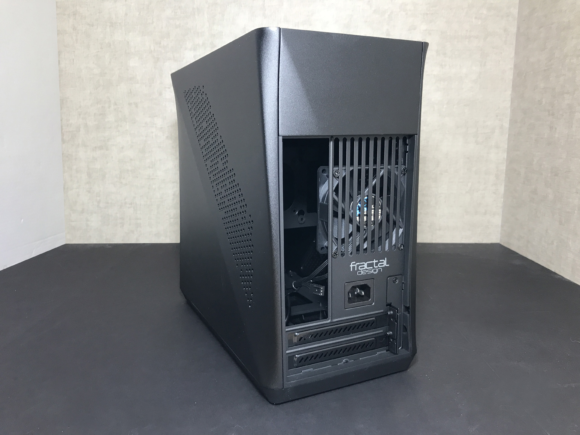 Fractal Design Era Review: A Focus On Form Over Function? | Tom's