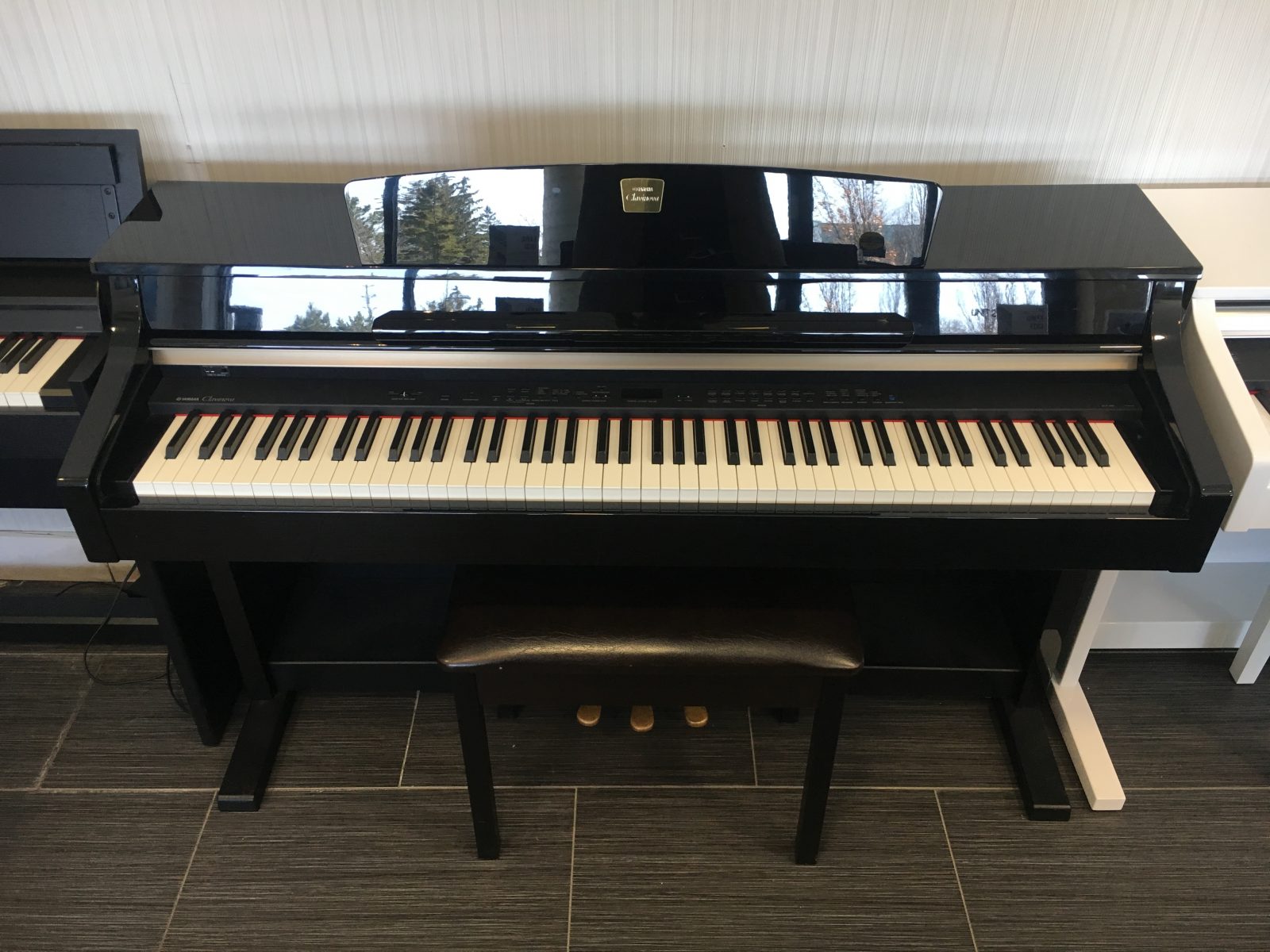 Used Yamaha CLP-340 Digital Piano (Ebony Polish) - Merriam Music