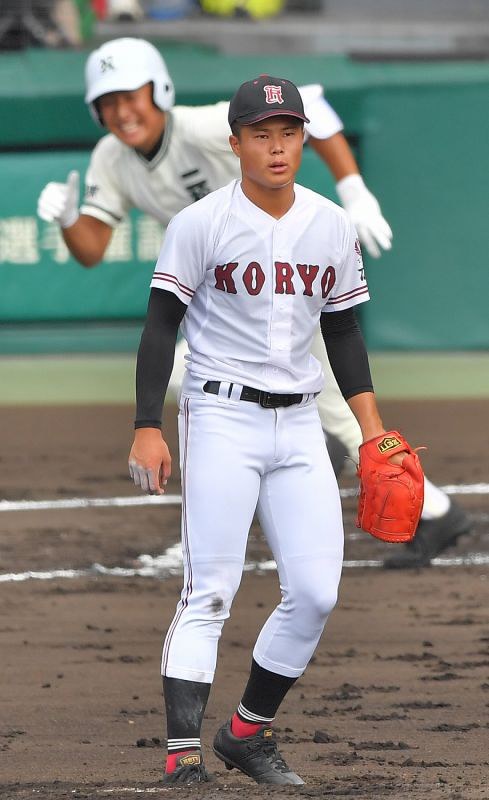 夏の高校野球：第8日目第1試合 二松学舎大付（東東京）―広陵（広島