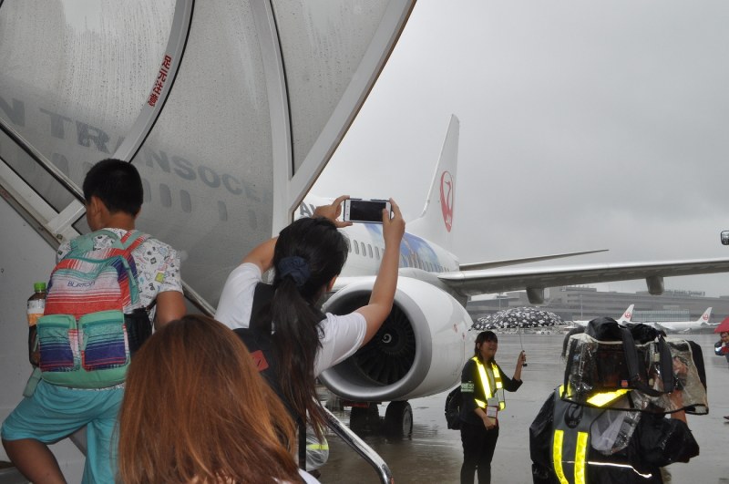 安室奈美恵：ラストライブにアムロジェットで 成田初飛来 [写真特集7/6