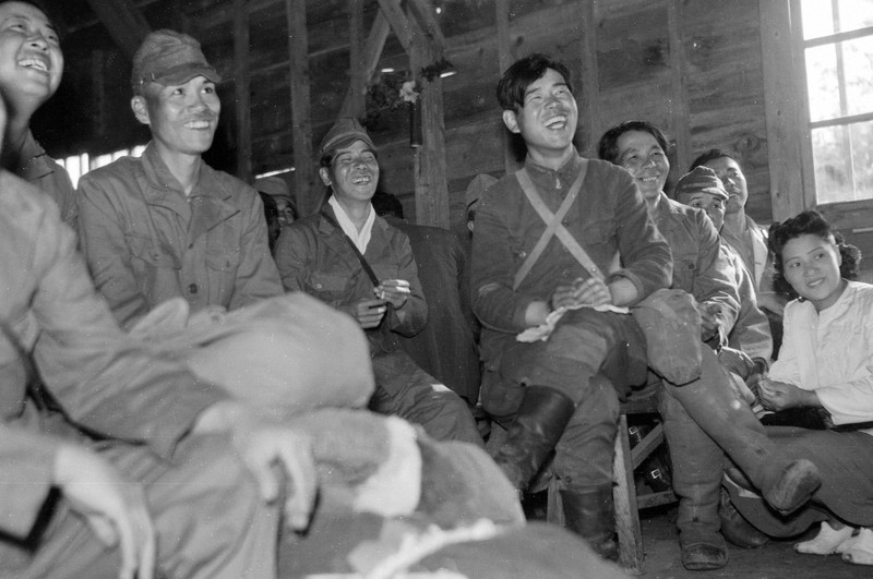 谷口真由美と雨宮処凛の「ロスジェネ」往復書簡。：昭和世代も引きつけ