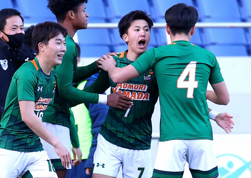 青森山田、堅守こじ開けゴールラッシュ 殊勲の安斎「気を引き締め王座