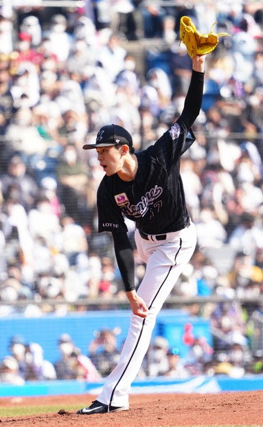 ロッテ・佐々木朗希、プロ野球記録タイの1試合19奪三振 | 毎日新聞