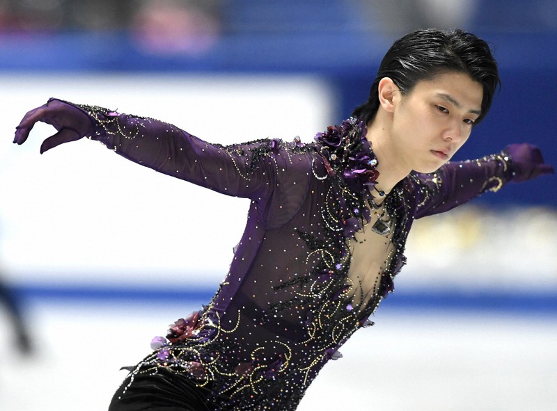 フィギュアスケート 衣装に決まりは？ 華やかな世界の舞台裏 | 毎日新聞