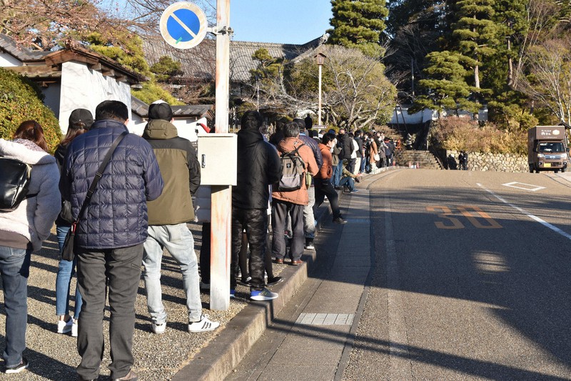 王将戦限定、掛川城の御城印が人気 早朝から長蛇の列、ネット転売も