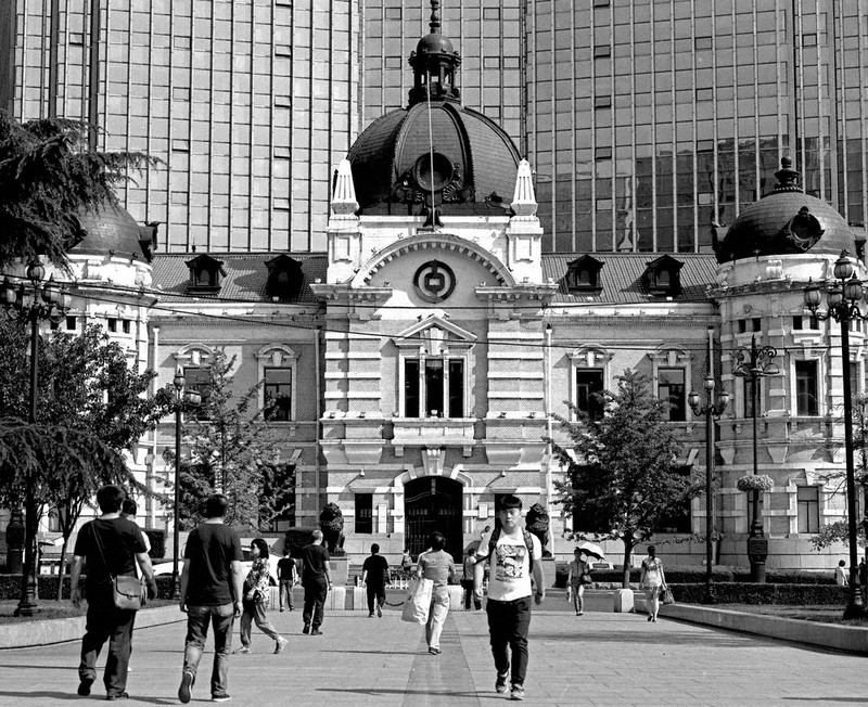 第42回土門拳賞 船尾修氏「満洲国の近代建築遺産」 街角の歴史に光