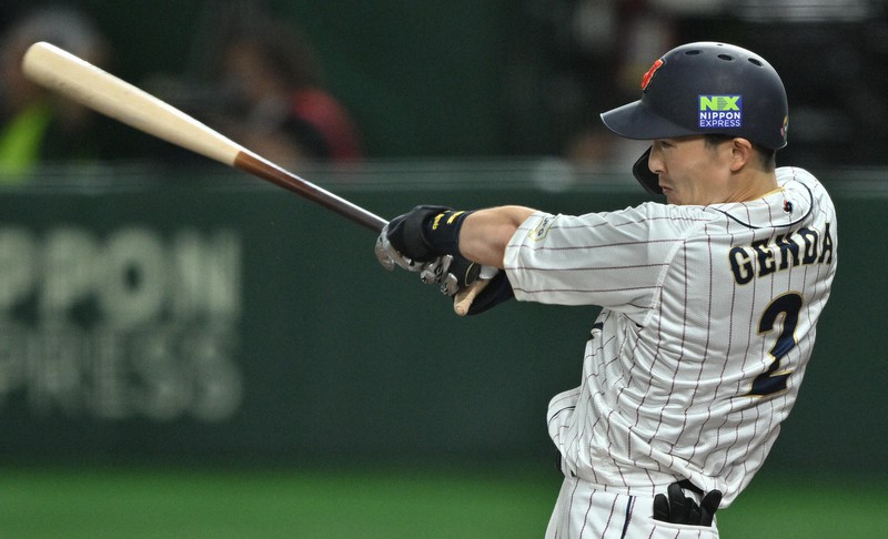 源田壮亮、復帰戦で軽快なプレー 盗塁披露、適時打も WBC | 毎日新聞