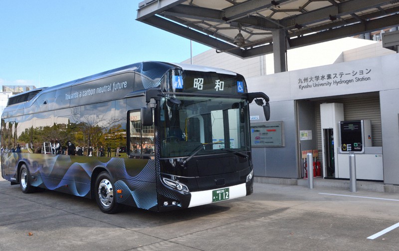 余剰電力で作った水素で路線バスを走らせる 九電と九大が実証事業