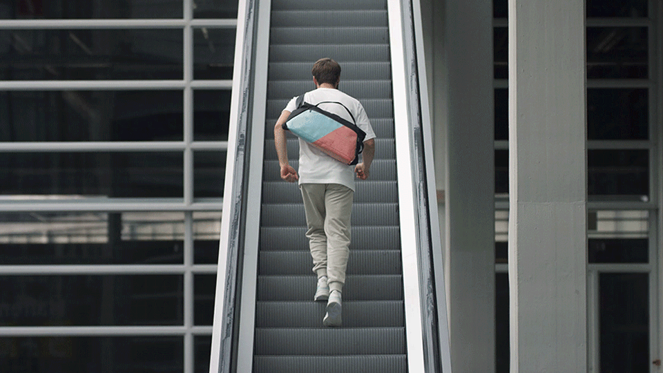 500mlペットボトル12本分をリサイクル。FREITAGの新作バッグ『F660 JIMMY』