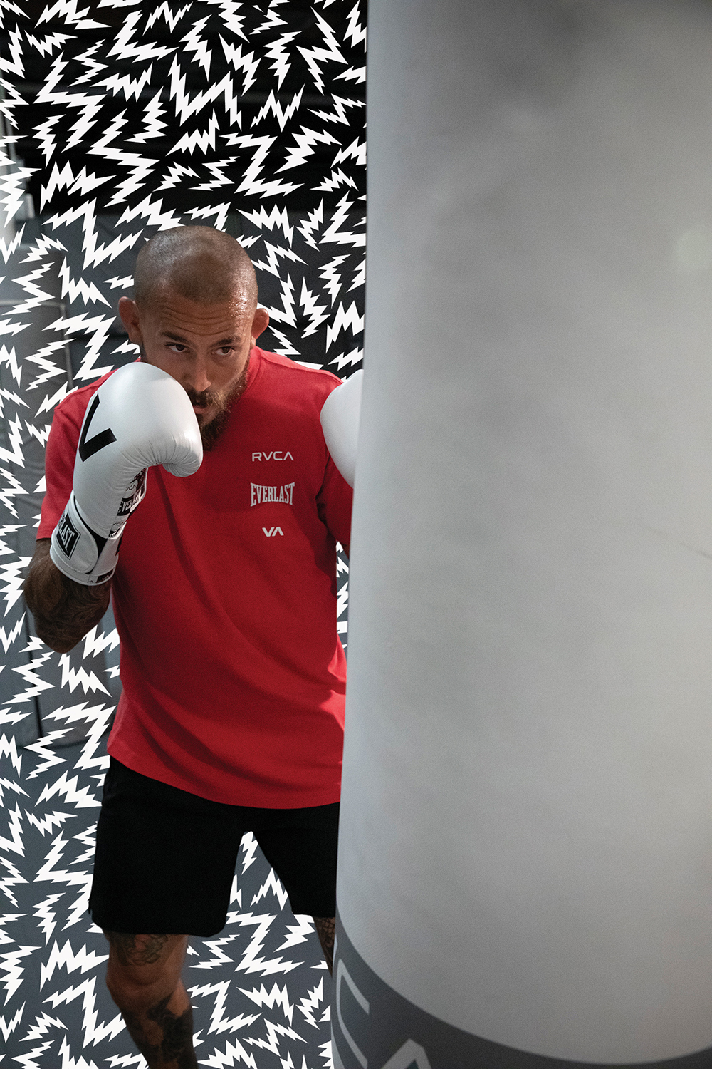 共に格闘技をシンボライズするRVCA × EVERLASTのコラボレートコレクション