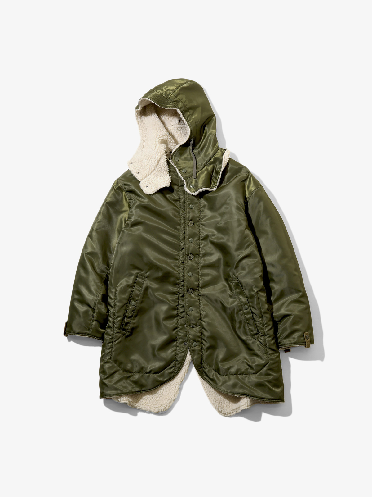 ミリタリーコートのライナーをベースとしたENGINEERED GARMENTSの