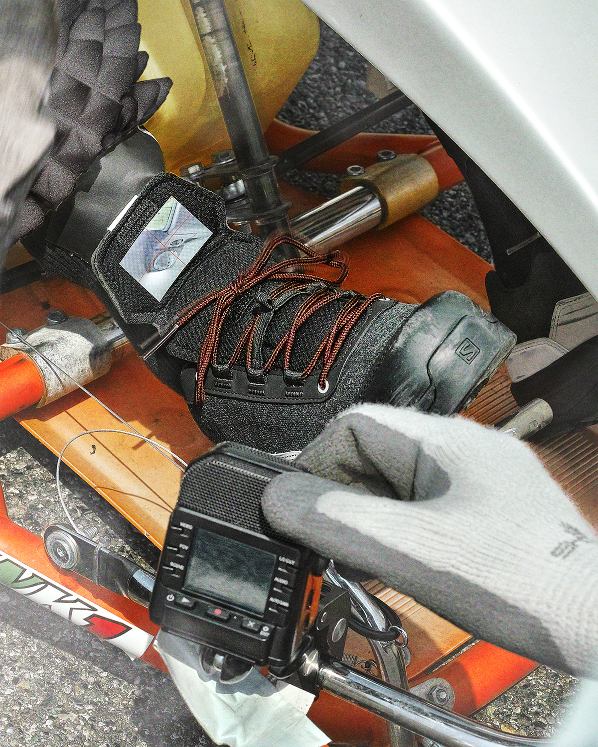 GR10K × SALOMONの『X-ALP ESILL GR10K』