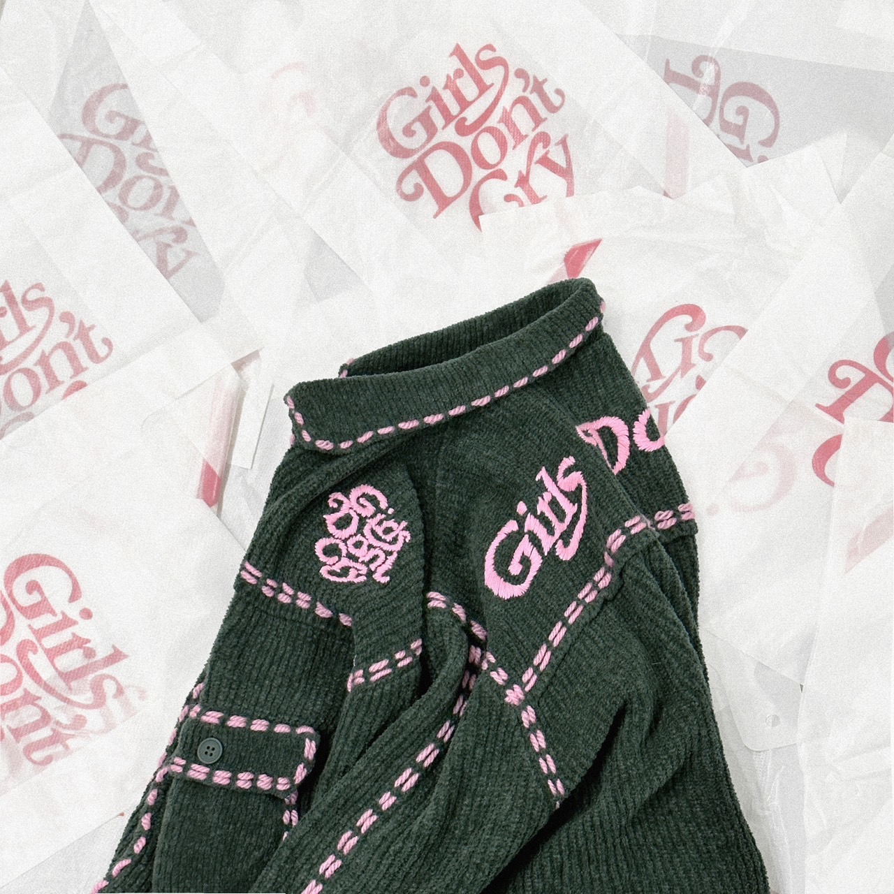 PHINGERIN × Girls Don't Cryのハンドステッチニットカーディガン