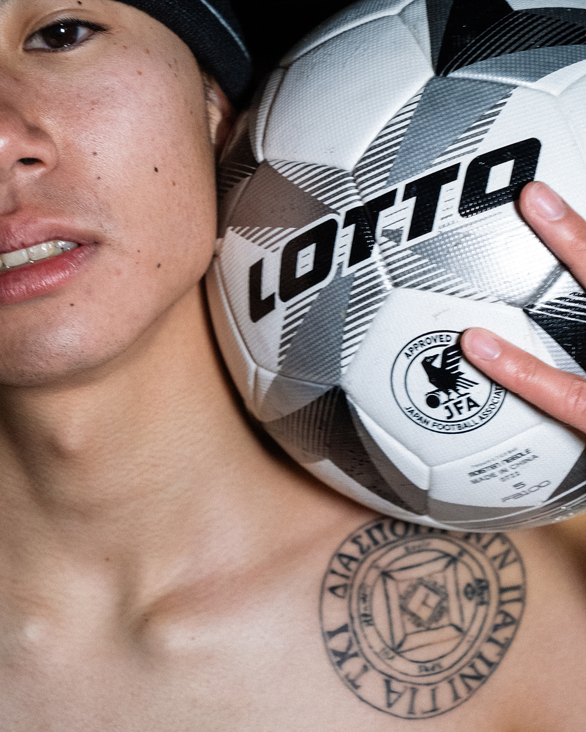 Diaspora skateboards × LOTTOのコラボレーションゲームシャツ