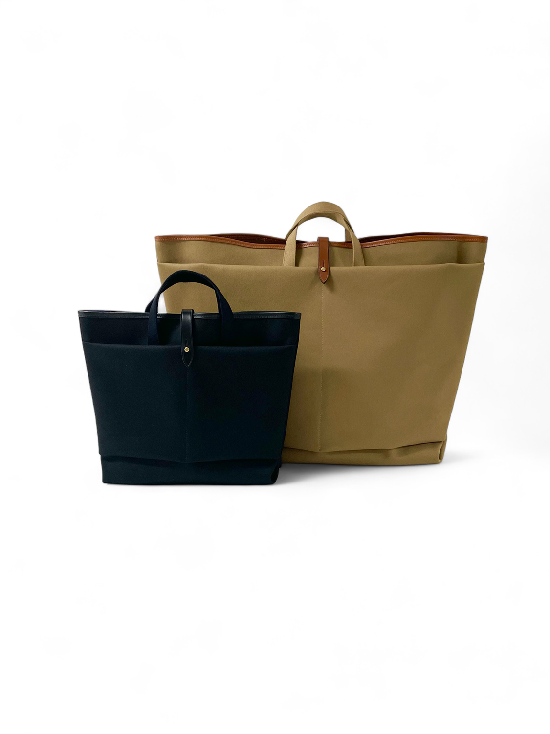 This is a(n) の人気バッグ『Base Tote』をBradyが生産したスペシャル