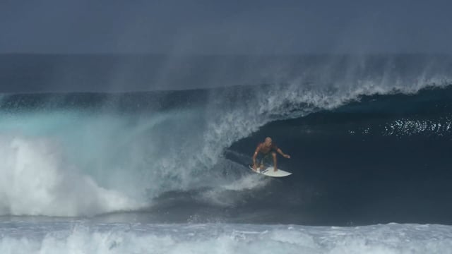 Kelly Test Rides the Banana in FST by Greg Webber | NobodySurf