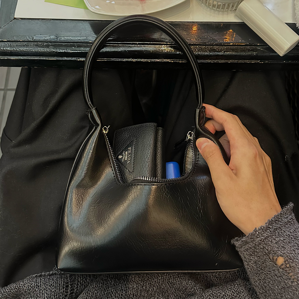 ユニセックス) シンプルラインショルダーバッグ | ファッション通販