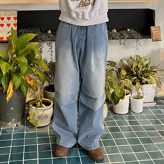 タック入りデニムパラシュートパンツ | ファッション通販サイト NUGU