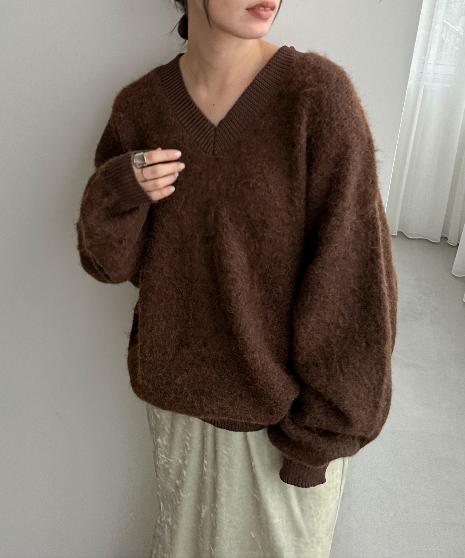 ハンドウォッシャブル】ウール混リブ異素材起毛Vネックニット