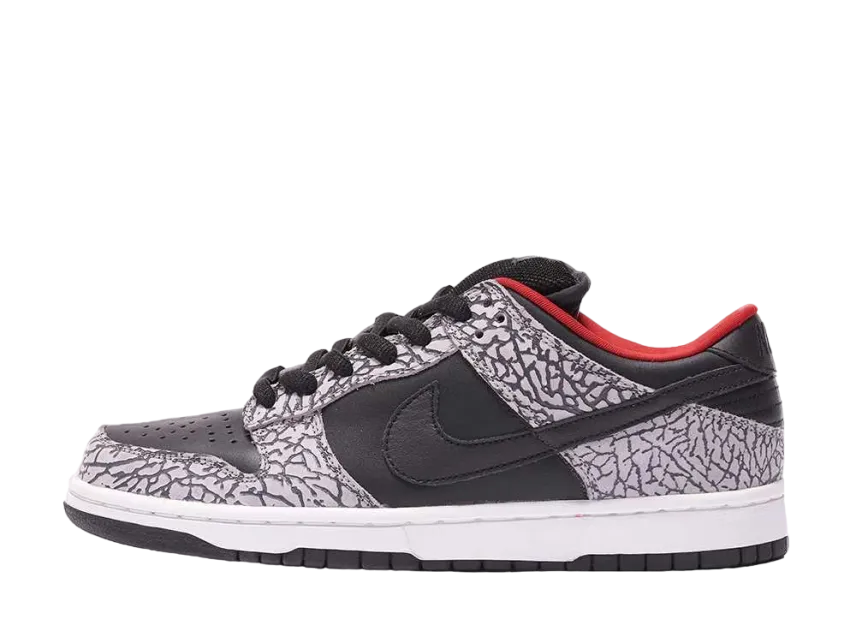 Supreme × Nike SB Dunk Low 