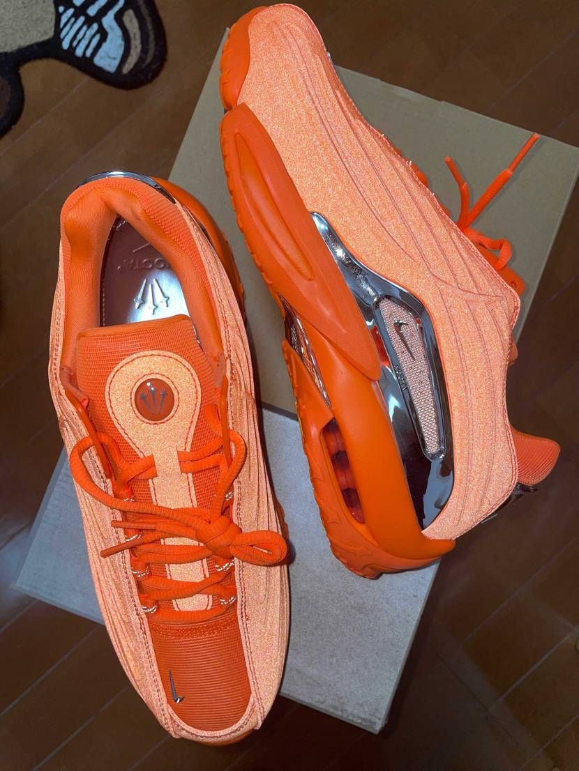 ドレイク ノクタ × ナイキ ホットステップ2 