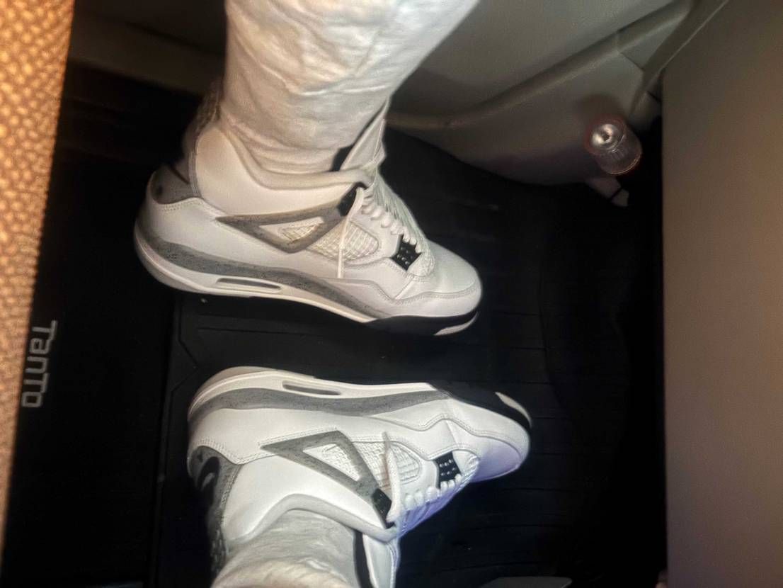 ナイキ エアジョーダン4 レトロ 