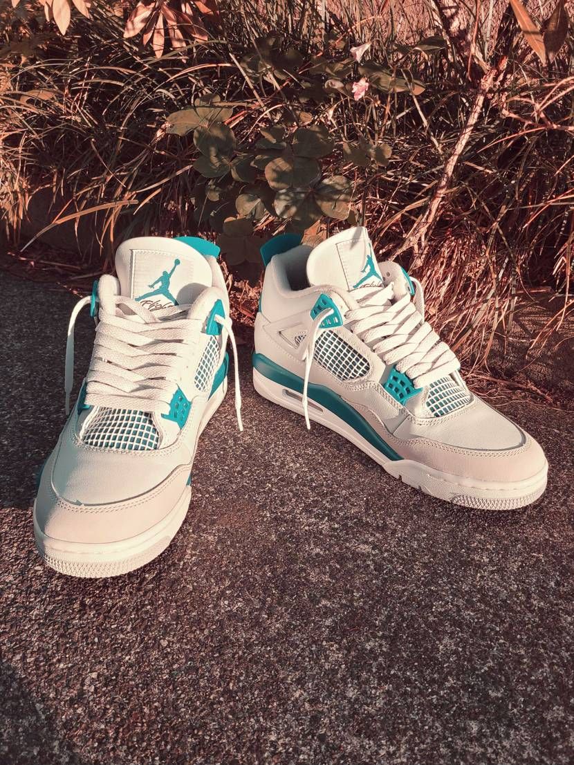 ナイキ エアジョーダン4 レトロ 