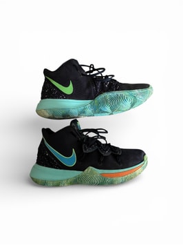 カイリー5(KYRIE 5)/ナイキ 人気の新作を安心売買【スニーカーダンク】