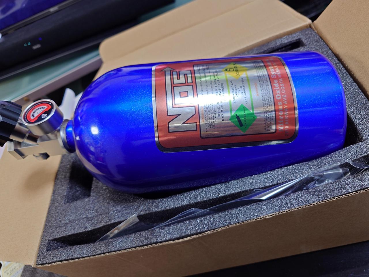 不明 NOSニトロボンベ型 ティッシュケース のパーツレビュー | 6