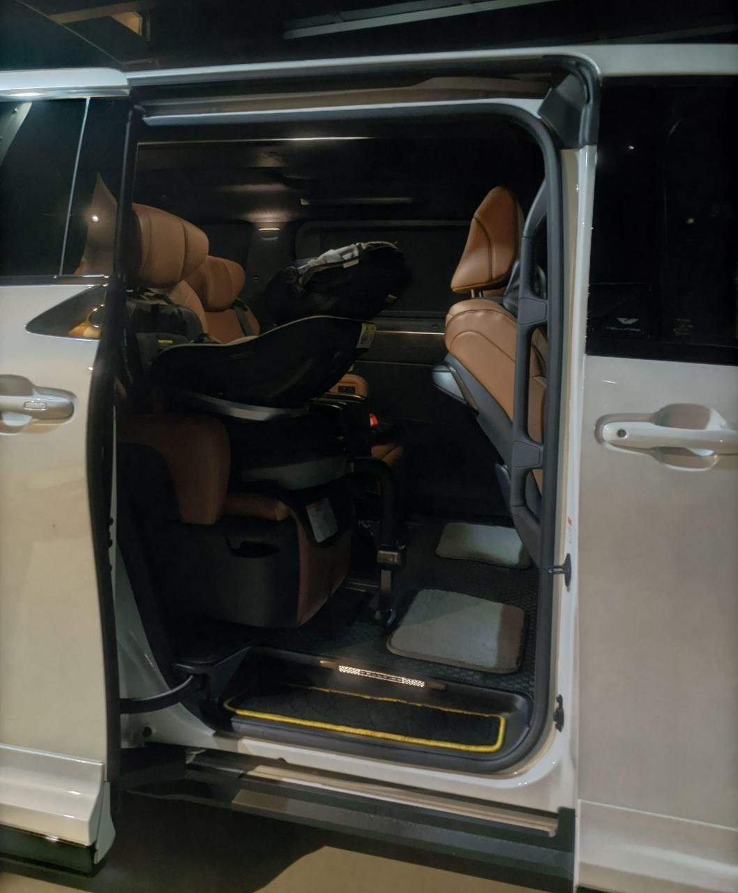 トヨタ(純正) ピラーライト(ダイヤモンドカット) のパーツレビュー