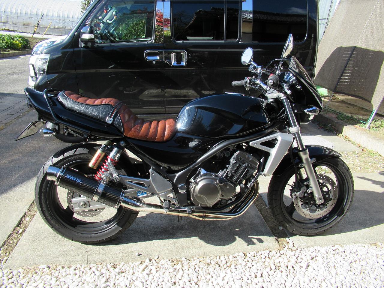 Kawasaki 純正シート張替え のパーツレビュー | バリオスII(カズたま