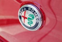 不明 アルファロメオ七宝焼エンブレム のパーツレビュー