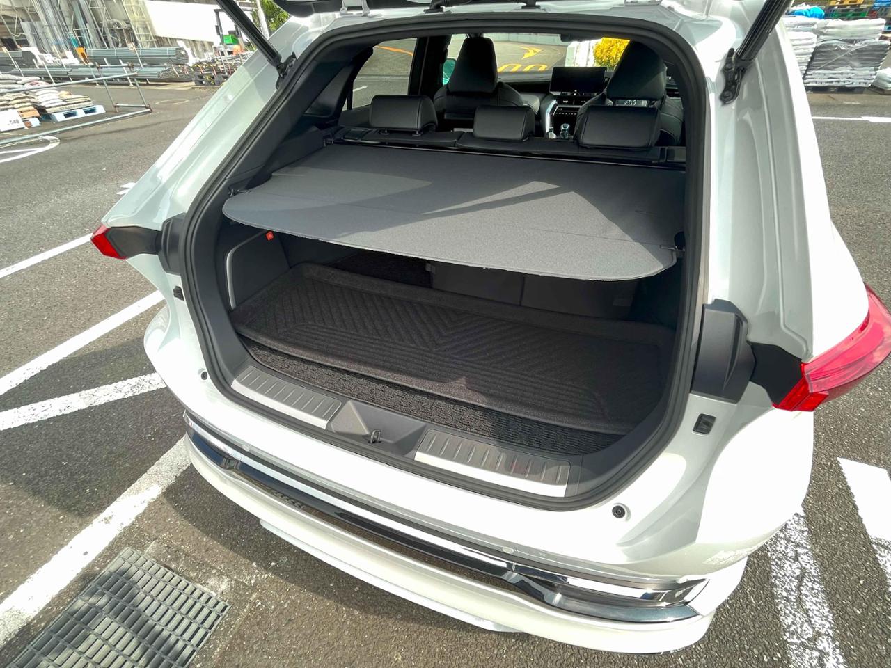 トヨタ(純正) トノカバー のパーツレビュー | ハリアーハイブリッド