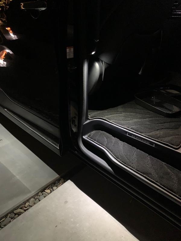 モデリスタ LEDスマートフットライト のパーツレビュー | アルファード