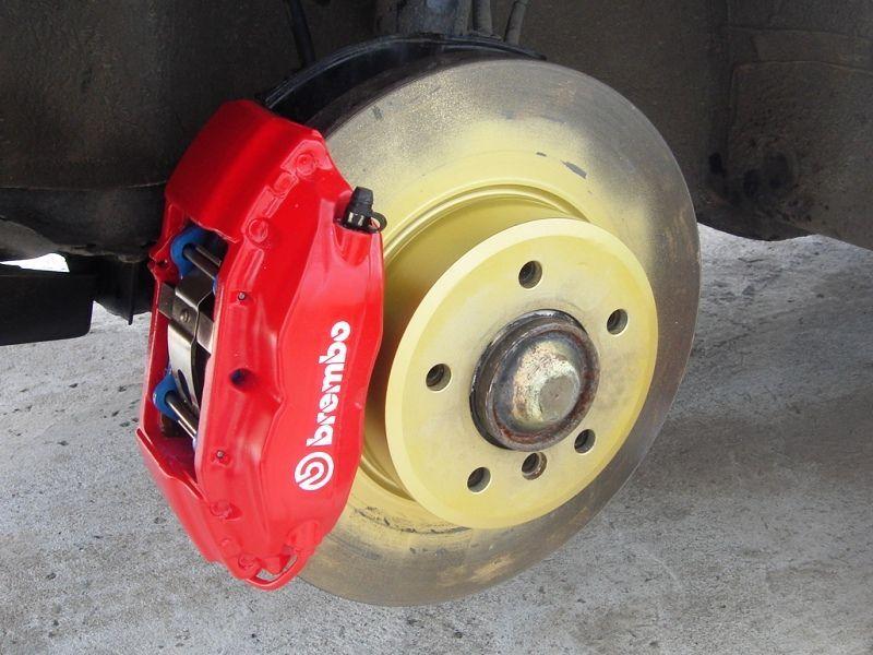 BMW純正(でもブレンボ) E31 840iインディビ純正ブレンボキャリパー の