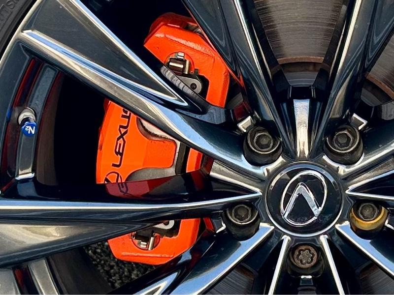 レクサス(純正) F-SPORT専用オレンジブレーキキャリパー のパーツ