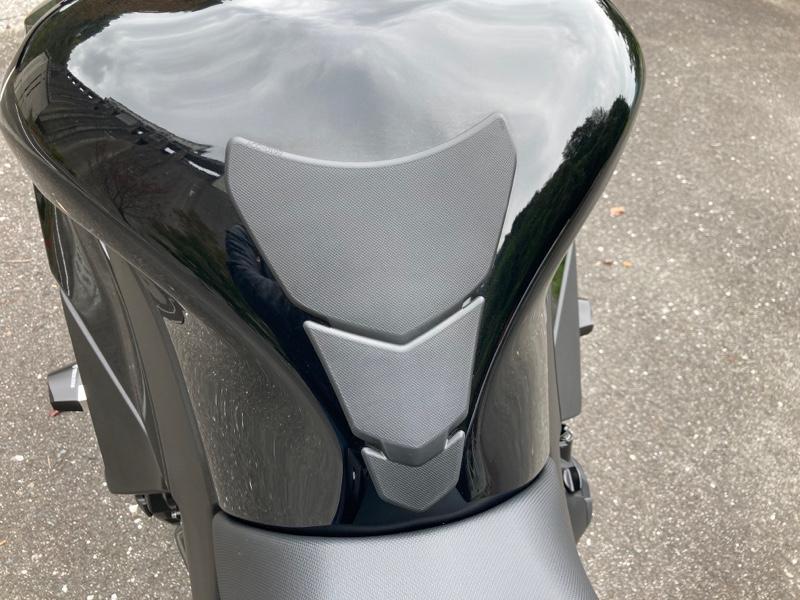 カワサキ(純正) ZX-14Rタンクパッド のパーツレビュー | Ninja1000SX