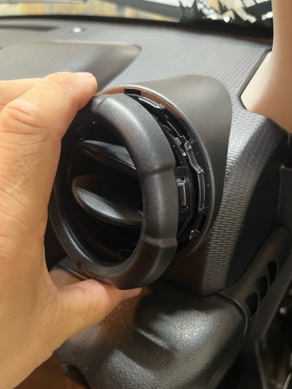 エアコン吹き出し口を、交換（スズキ ジムニー・JB64W）by 大観音山